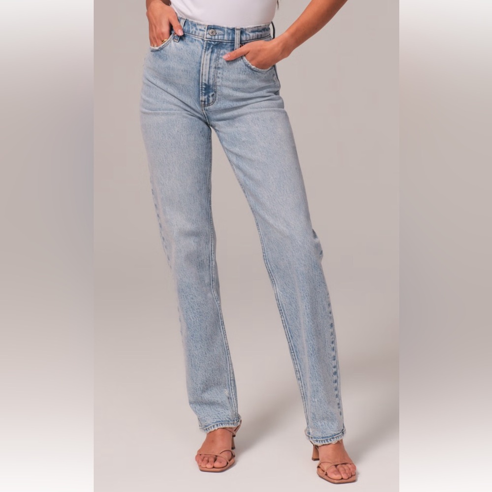 Abercrombie Ultra High Rise 90s Straight Jean